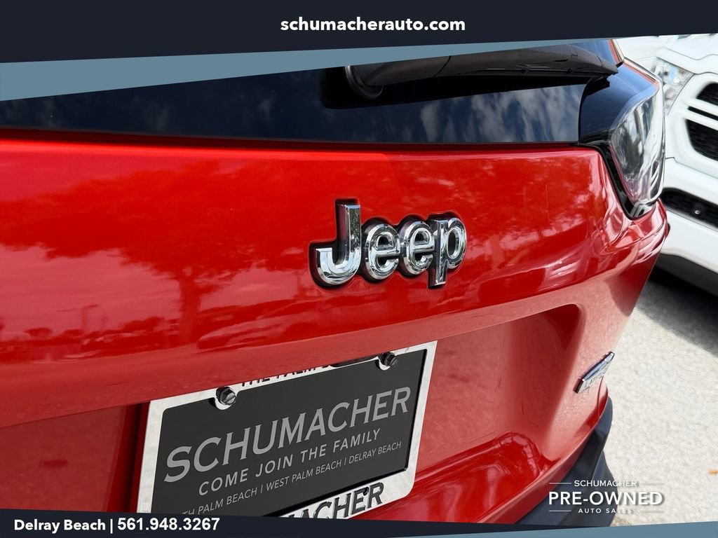 Used 2021 Jeep Cherokee Latitude Plus FWD image 14