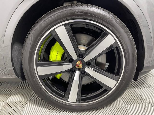Used 2025 Porsche Cayenne E-Hybrid Coupe image 19