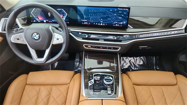 Used 2025 BMW X7 xDrive40i w/ Executive Package image 40