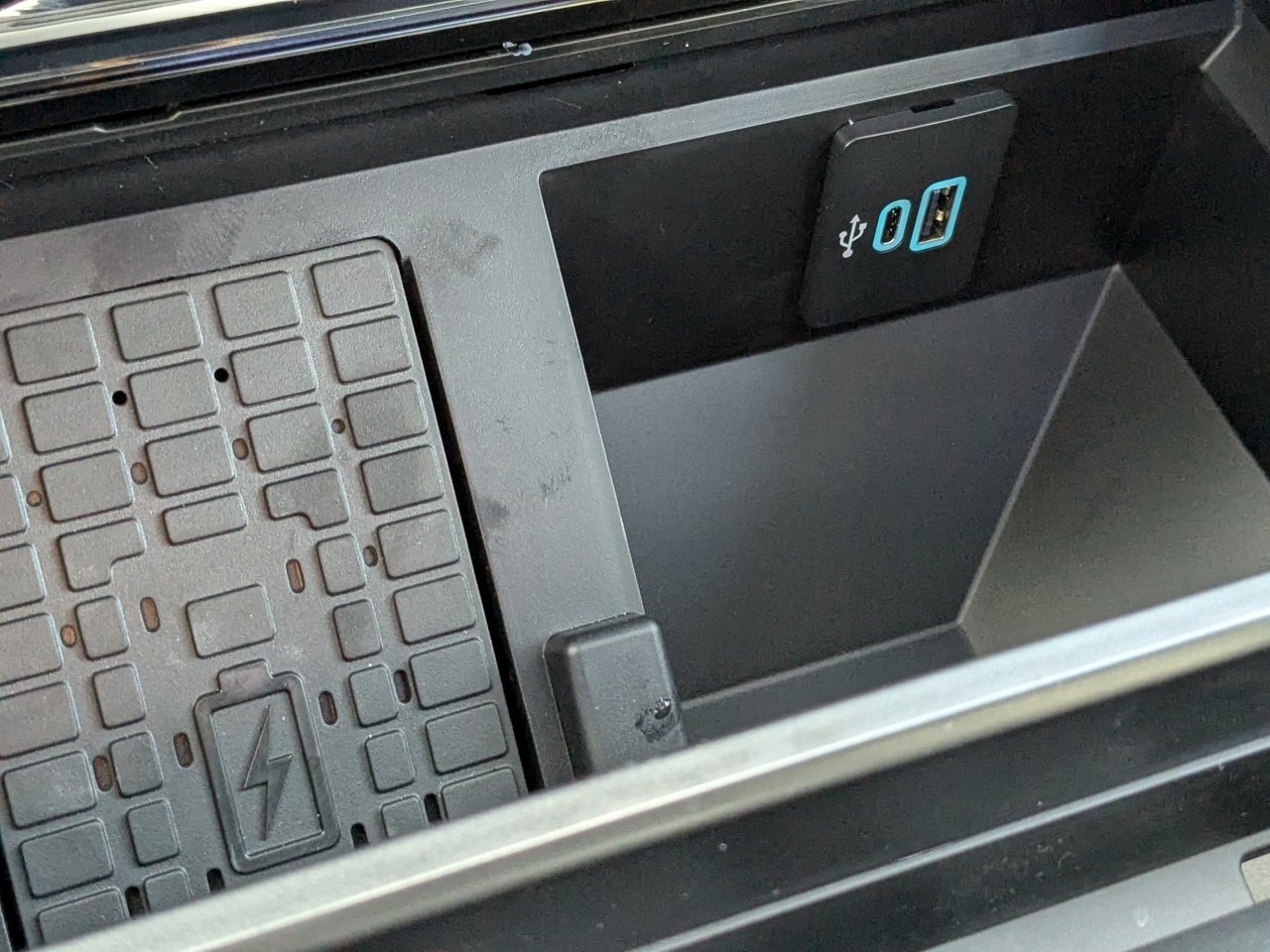 New 2026 Ford F350 Lariat w/ Black Appearance Package image 25