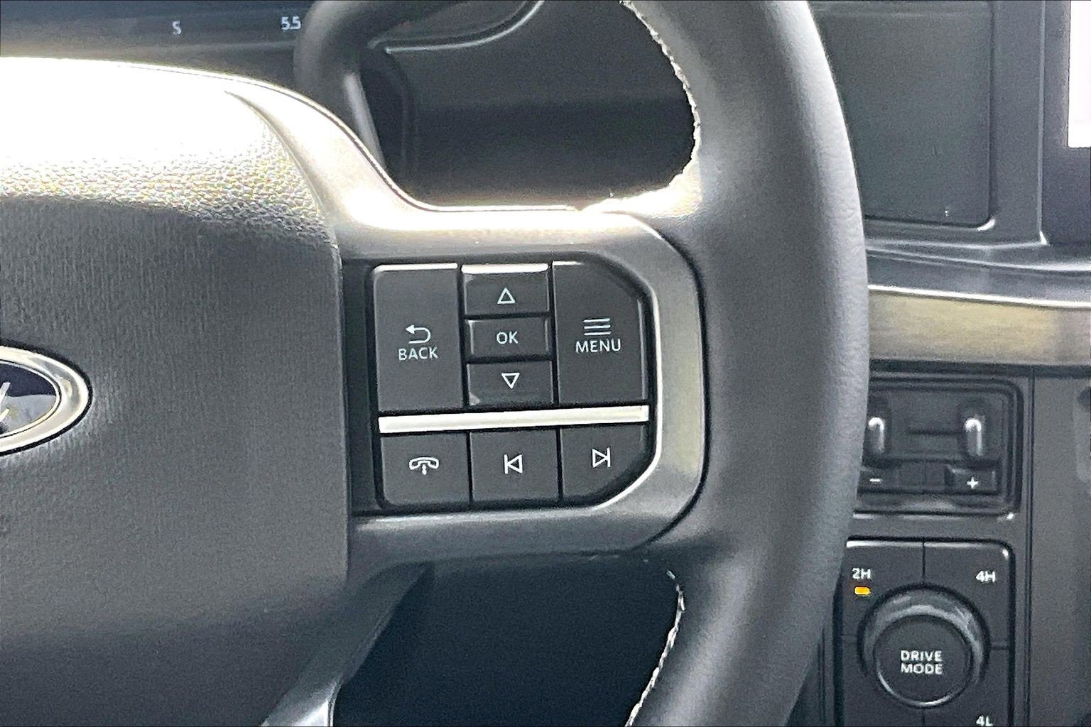 New 2026 Ford F350 Lariat w/ Black Appearance Package image 18