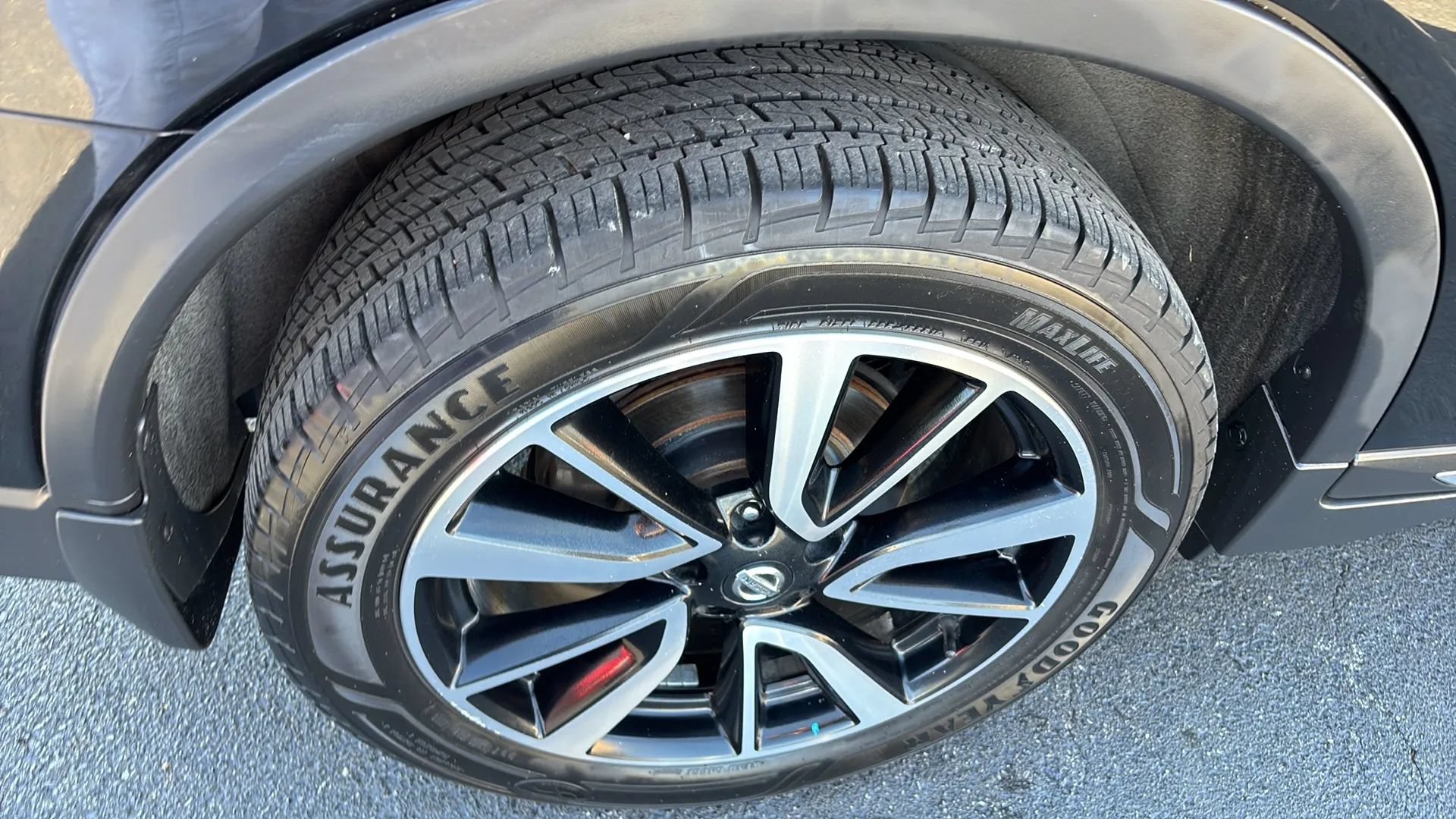 Used 2018 Nissan Rogue SL w/ Premium Package AWD/4WD image 35