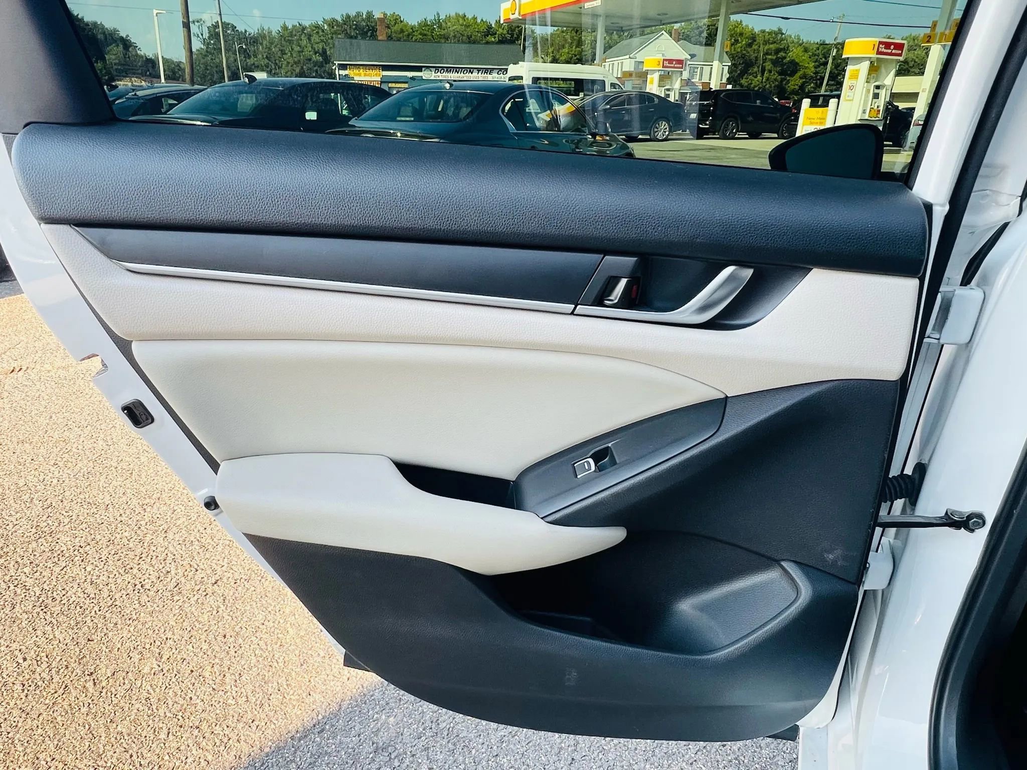 Used 2018 Honda Accord LX image 16