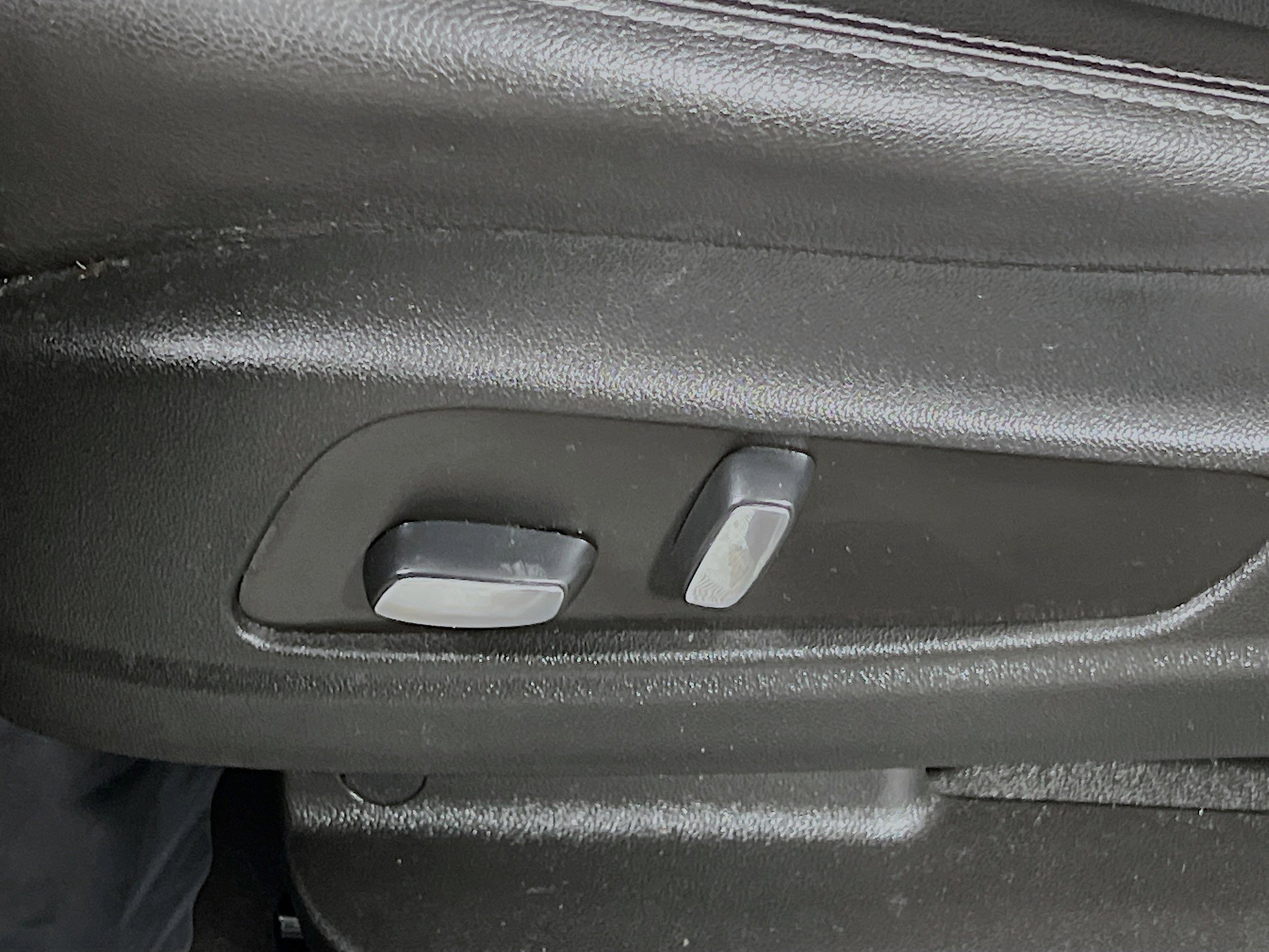 Used 2020 Cadillac XT5 Luxury w/ LPO, Floor Liner Package FWD image 16