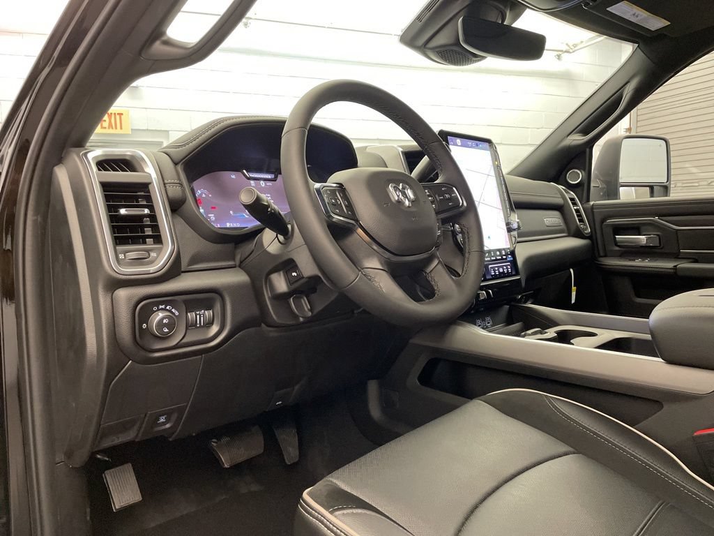 New 2026 RAM 2500 Laramie AWD/4WD image 18