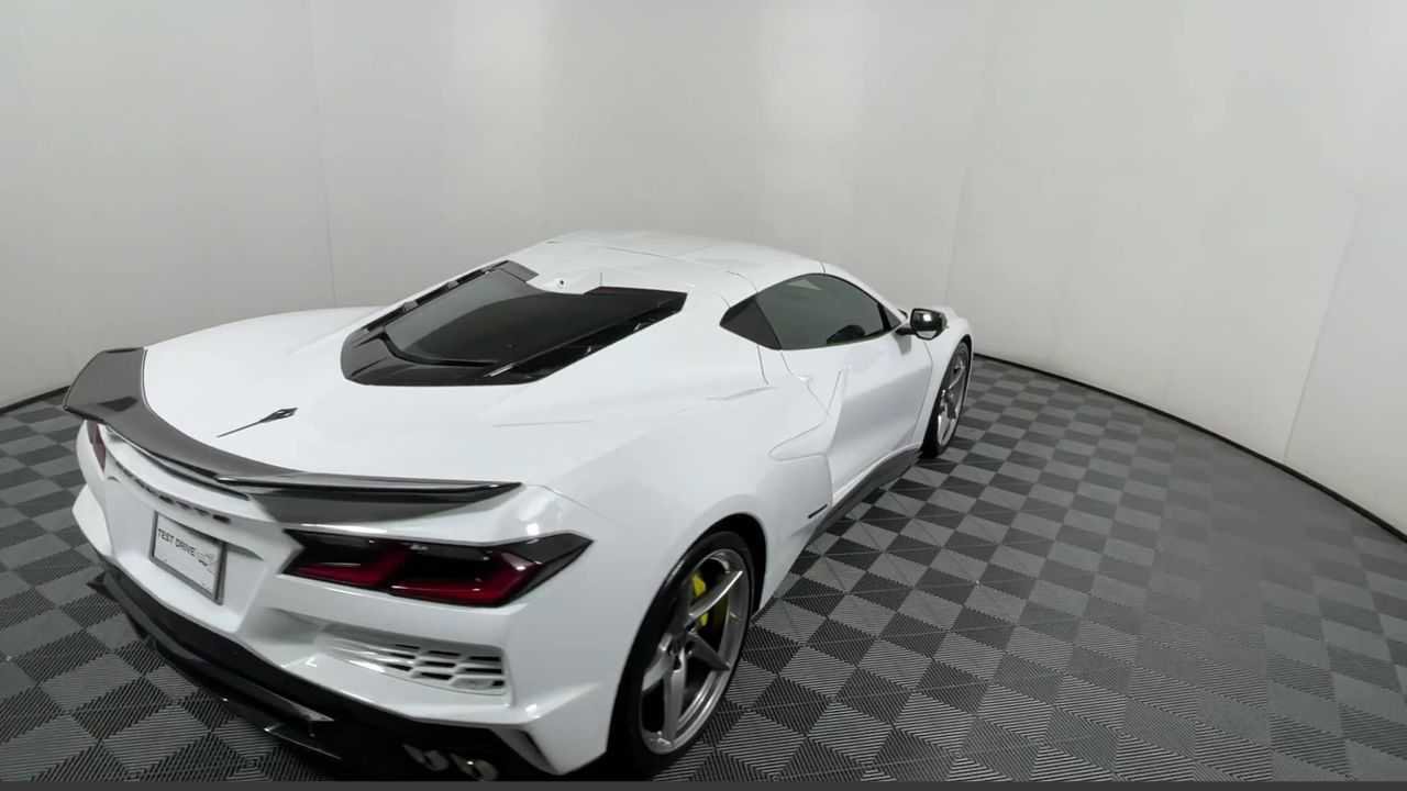 New 2025 Chevrolet Corvette E-Ray w/ ZER Performance Package AWD/4WD image 16