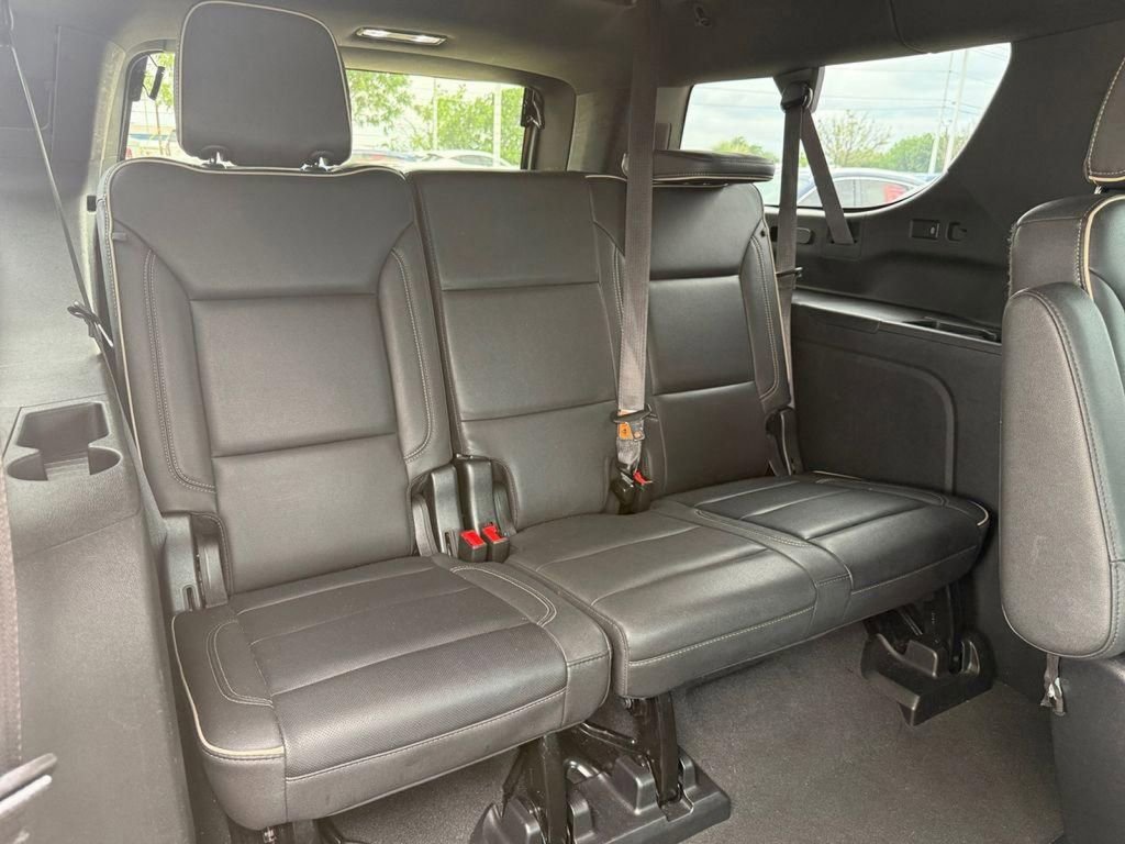 Used 2023 Chevrolet Suburban Premier AWD/4WD image 25