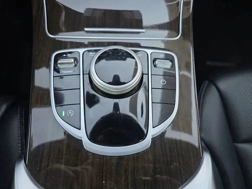 Used 2019 Mercedes-Benz C 300 Sedan image 34