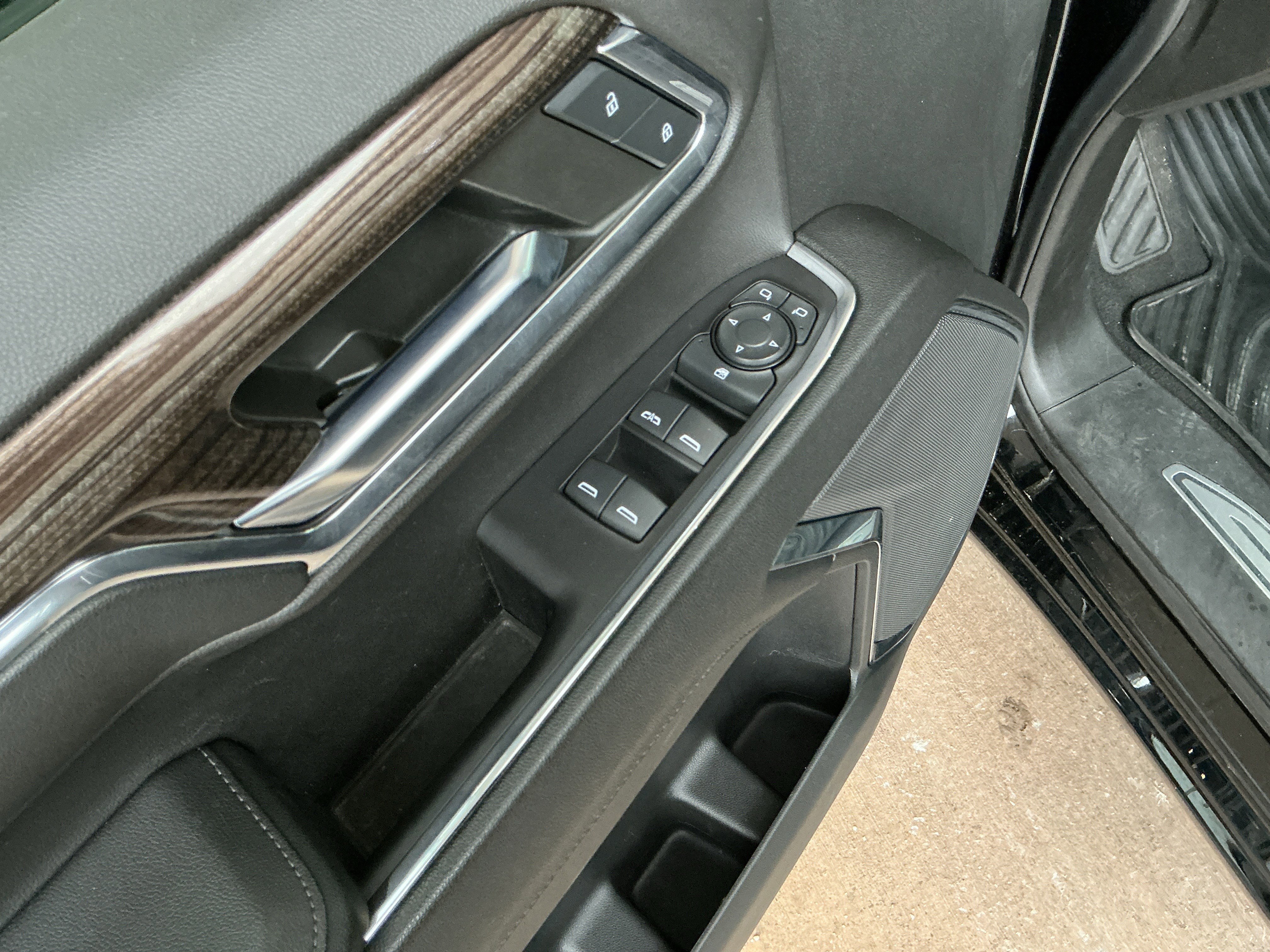 Used 2023 Chevrolet Silverado 1500 LT image 15