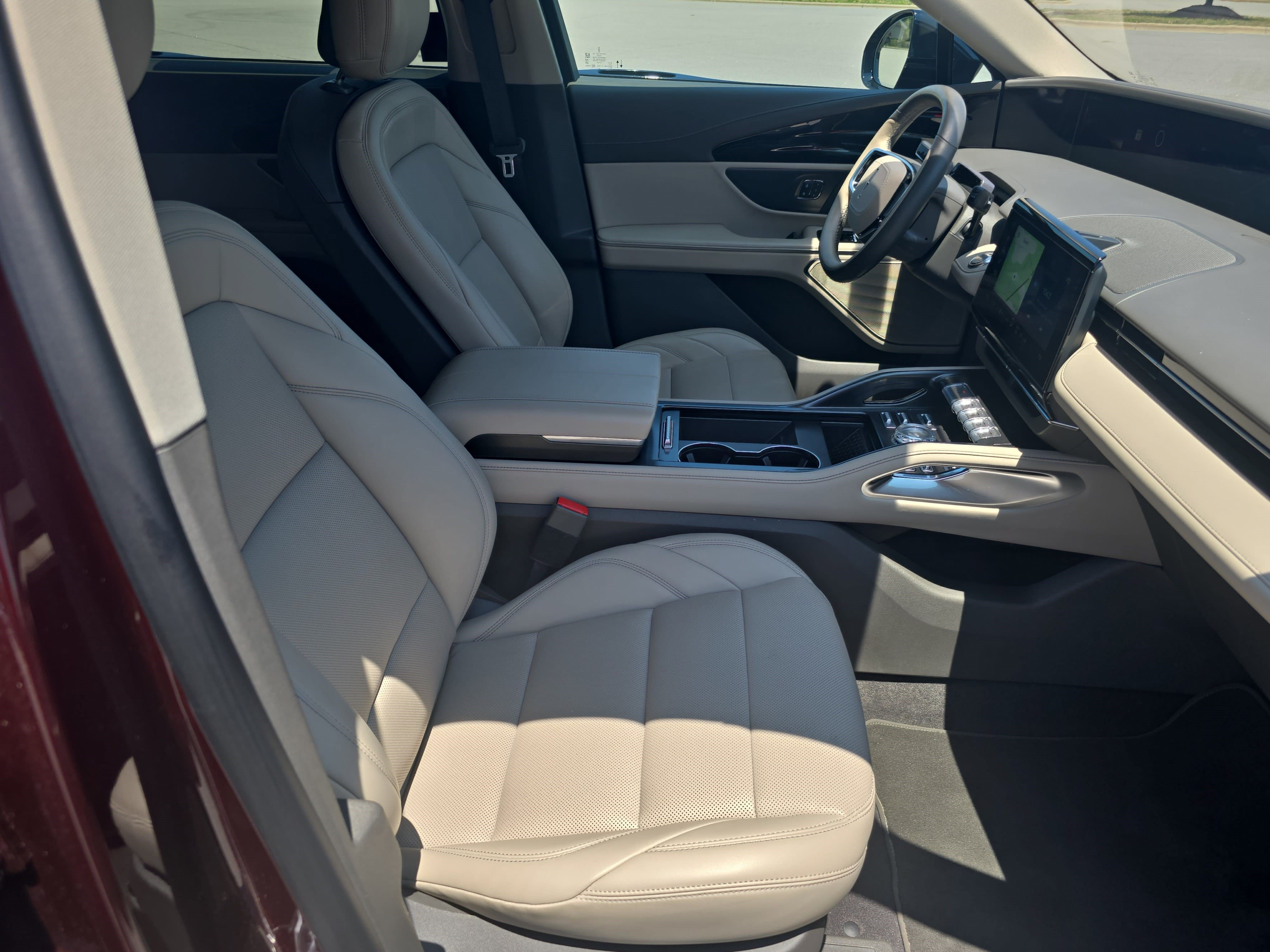 Certified 2025 Lincoln Nautilus Premier AWD/4WD image 10