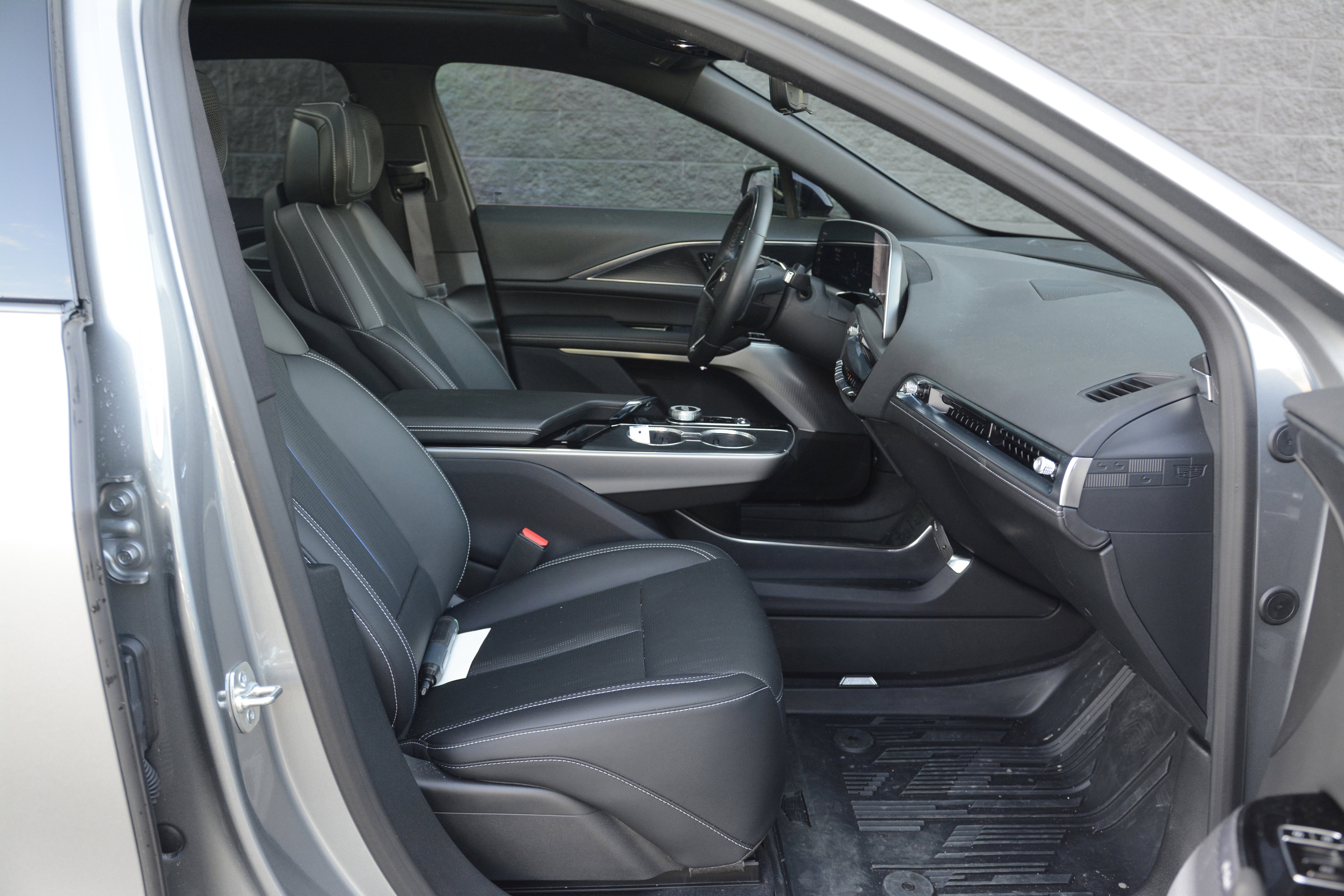 Used 2025 Cadillac Lyriq Sport w/ LPO, Floor Liner Package image 26