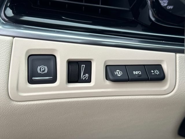 Used 2022 Cadillac XT6 Premium Luxury w/ Technology Package AWD/4WD image 31