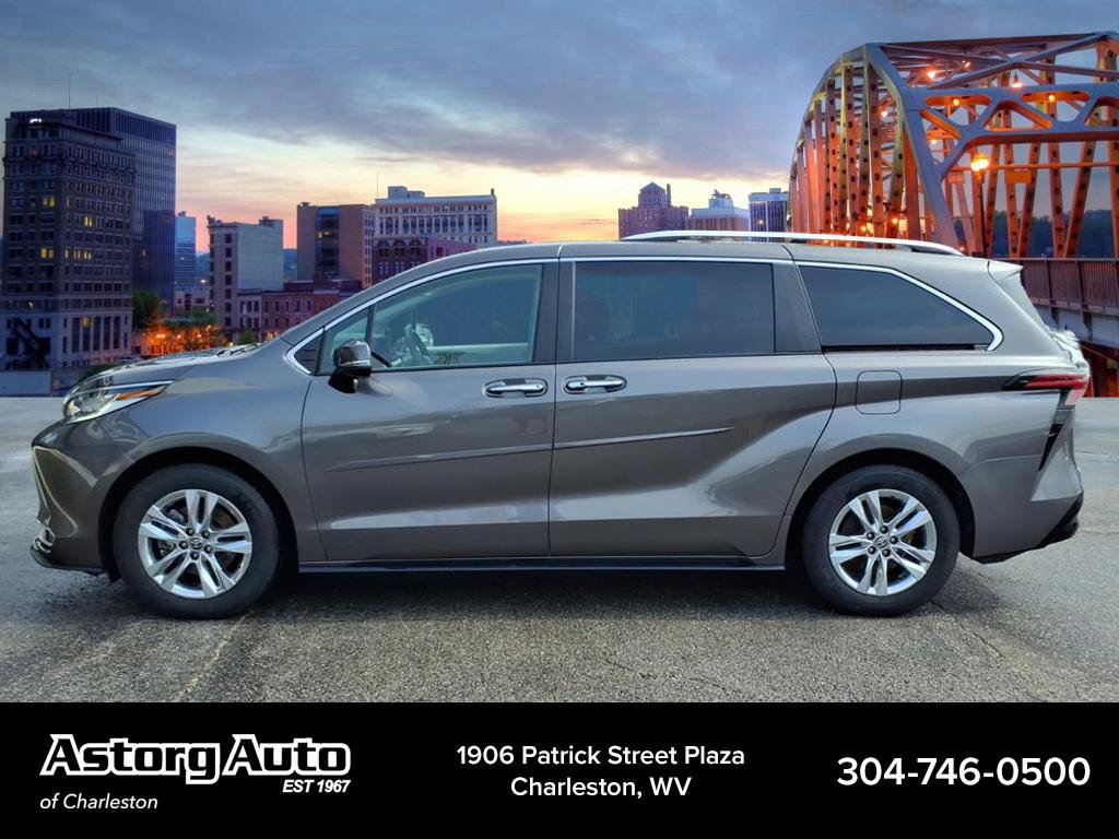 Used 2024 Toyota Sienna Limited AWD/4WD image 6
