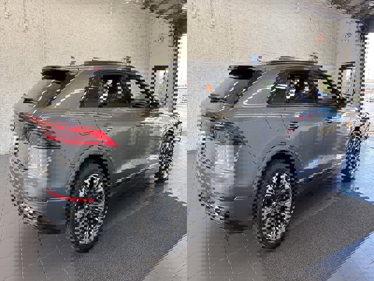 New 2025 Audi Q8 Premium Plus image 8