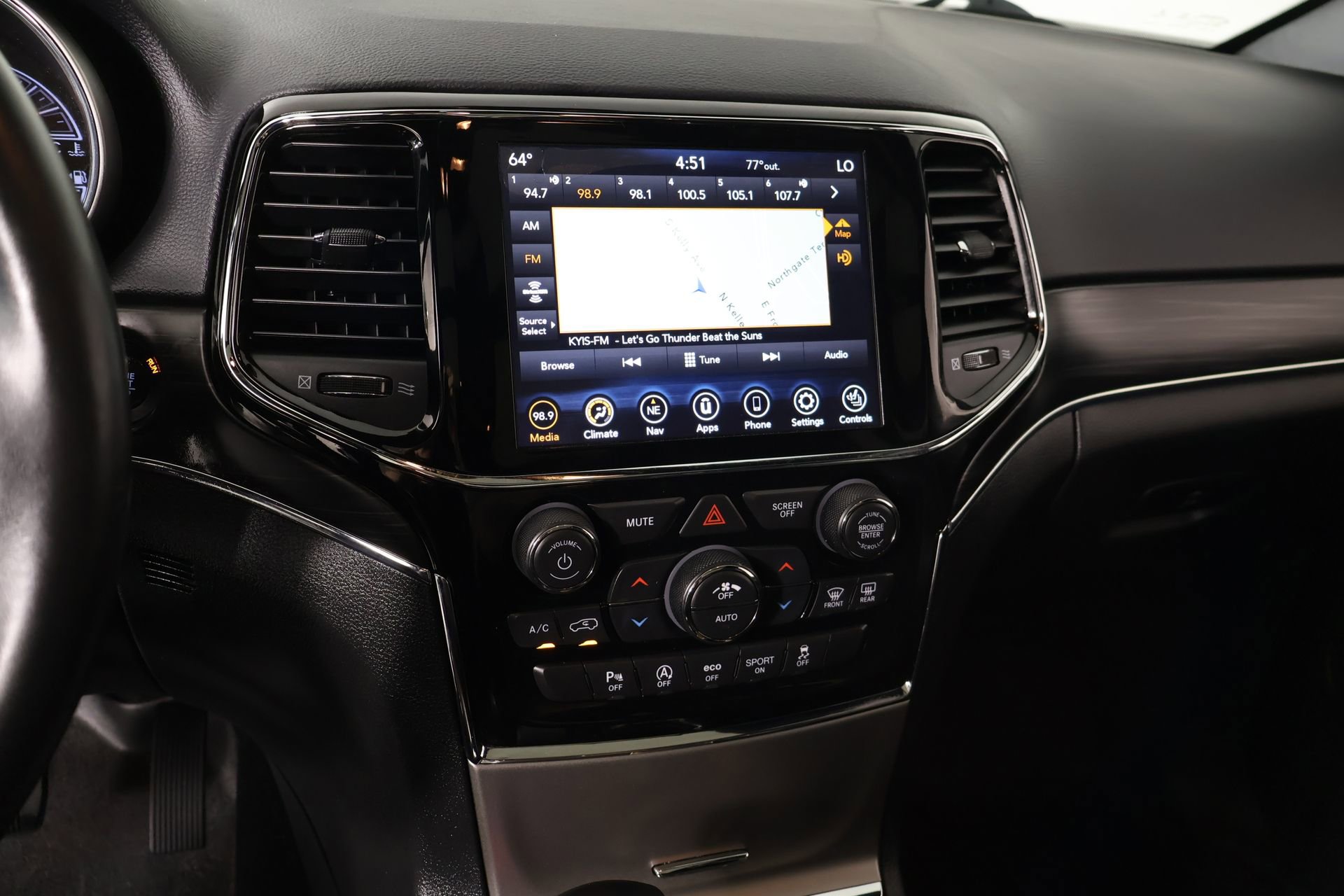 Used 2020 Jeep Grand Cherokee Limited w/ Luxury Group II AWD/4WD image 5