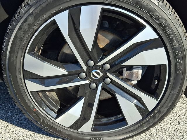 Certified 2024 Volvo XC40 B5 Ultimate w/ Protection Package Premier AWD/4WD image 8
