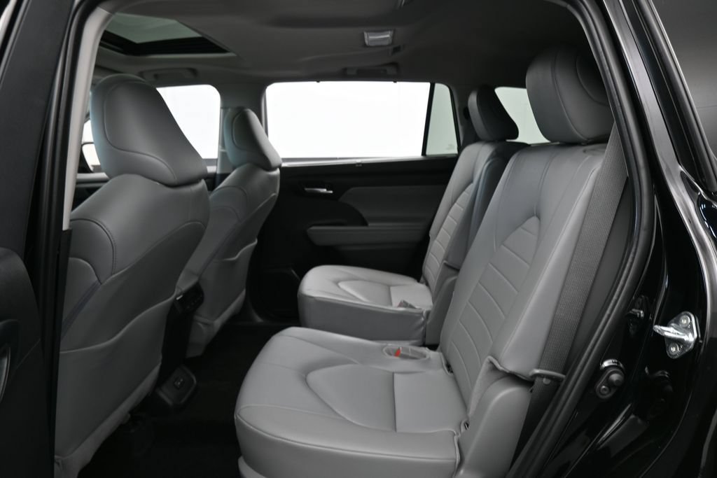 Used 2026 Toyota Highlander XLE AWD/4WD image 34