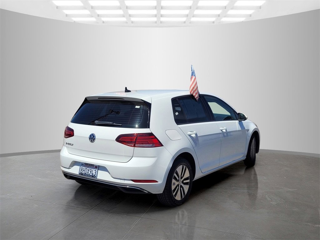 Used 2018 Volkswagen e-Golf SE image 4