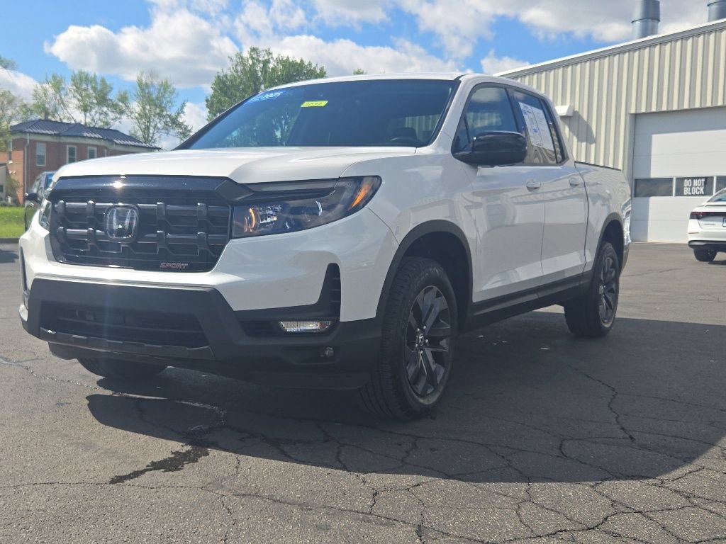 Certified 2025 Honda Ridgeline Sport image 3
