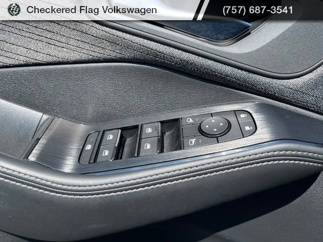 Used 2023 Nissan Rogue SV AWD/4WD image 16