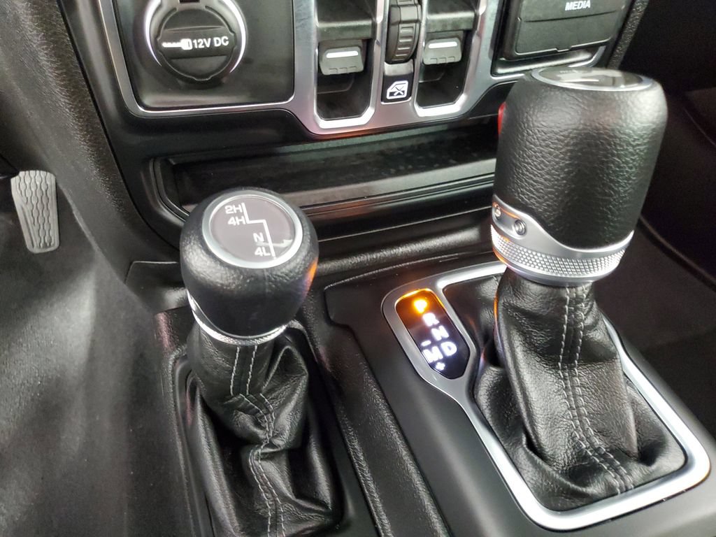 Used 2026 Jeep Wrangler Unlimited Sport AWD/4WD image 17
