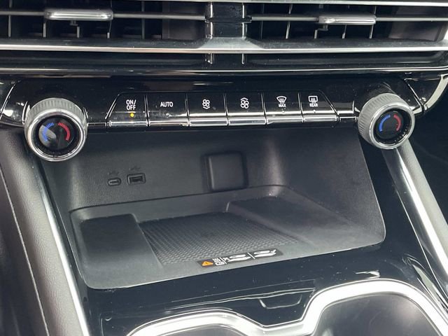 Used 2024 Chevrolet Traverse LT FWD image 37