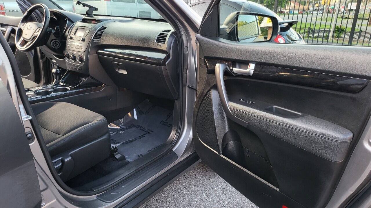 Used 2014 Kia Sorento LX w/ Touring Package (LX) FWD image 19