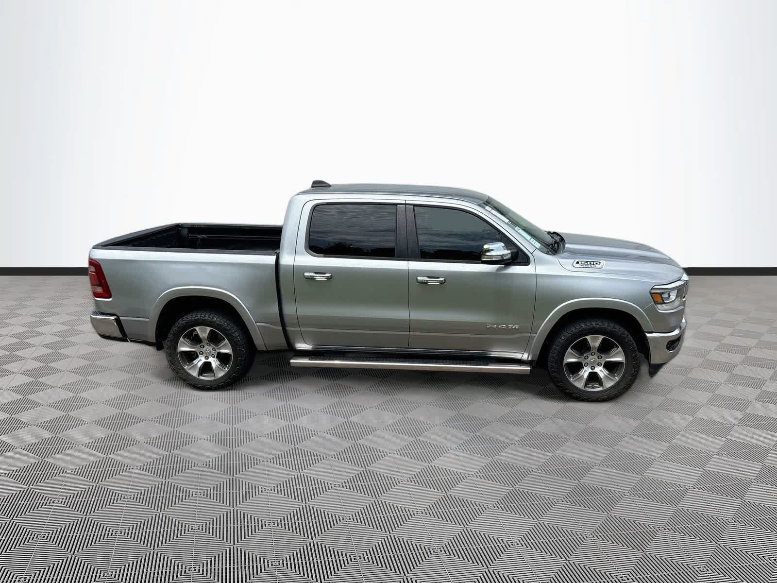 Certified 2019 RAM 1500 Laramie AWD/4WD image 4