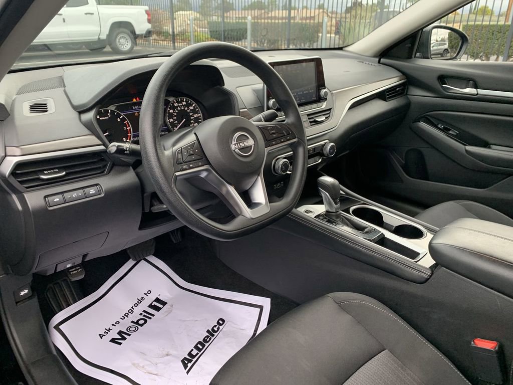 Used 2023 Nissan Altima 2.5 SV image 7