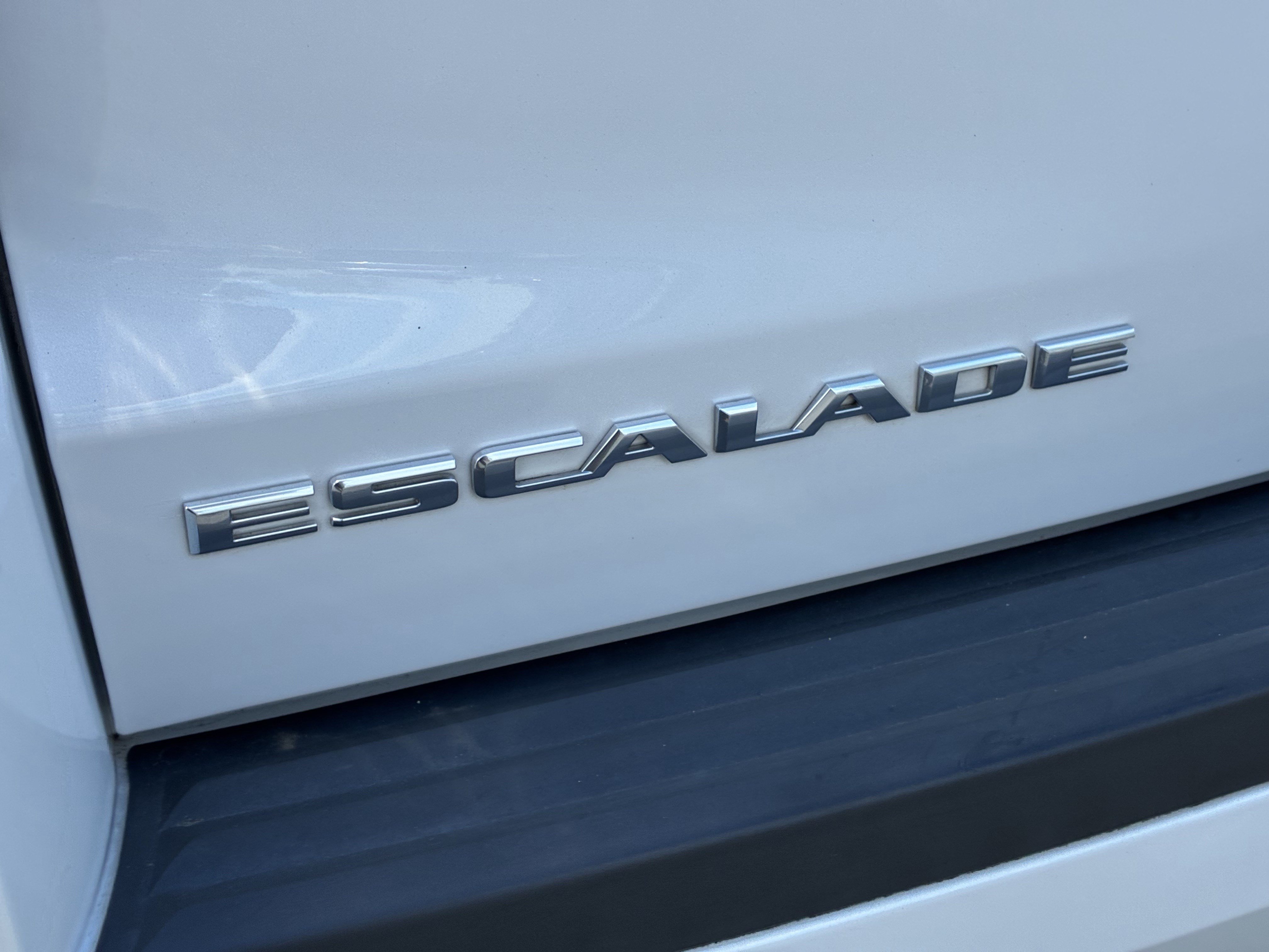 Used 2019 Cadillac Escalade ESV Premium Luxury AWD/4WD image 12