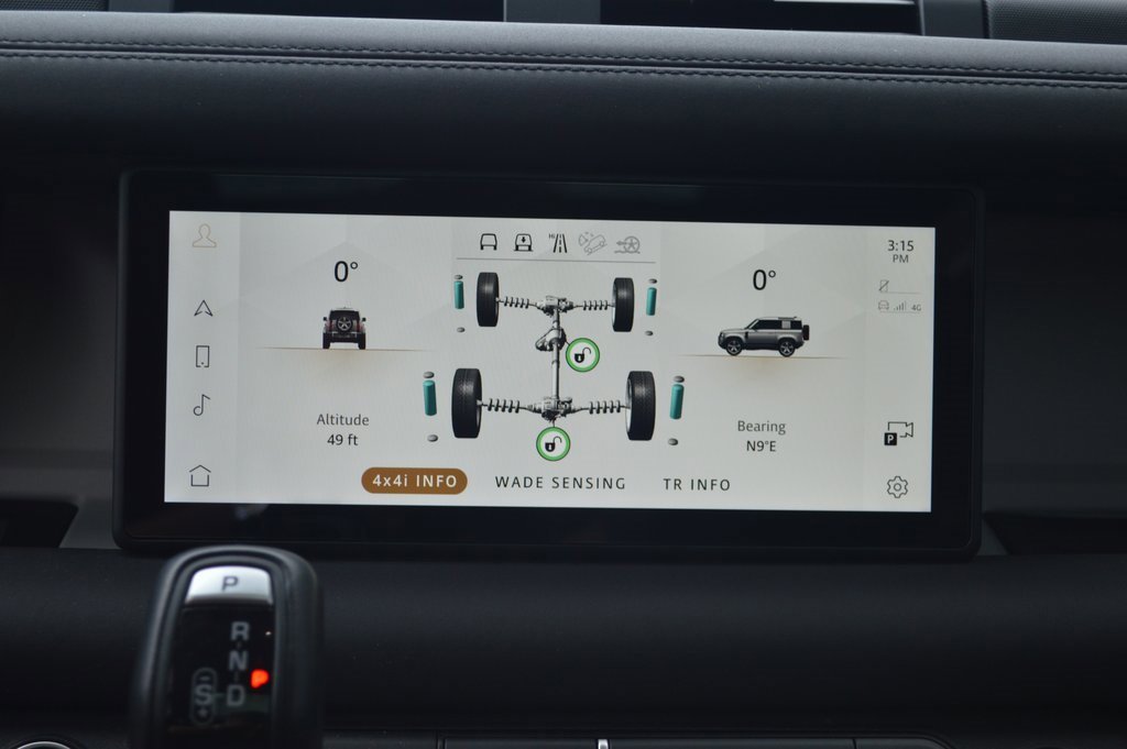 Used 2024 Land Rover Defender 90 X-Dynamic SE image 28