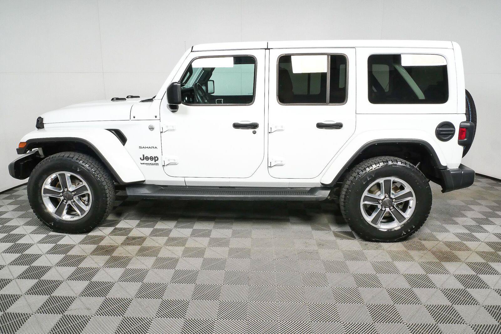Used 2021 Jeep Wrangler Unlimited Sahara AWD/4WD image 29