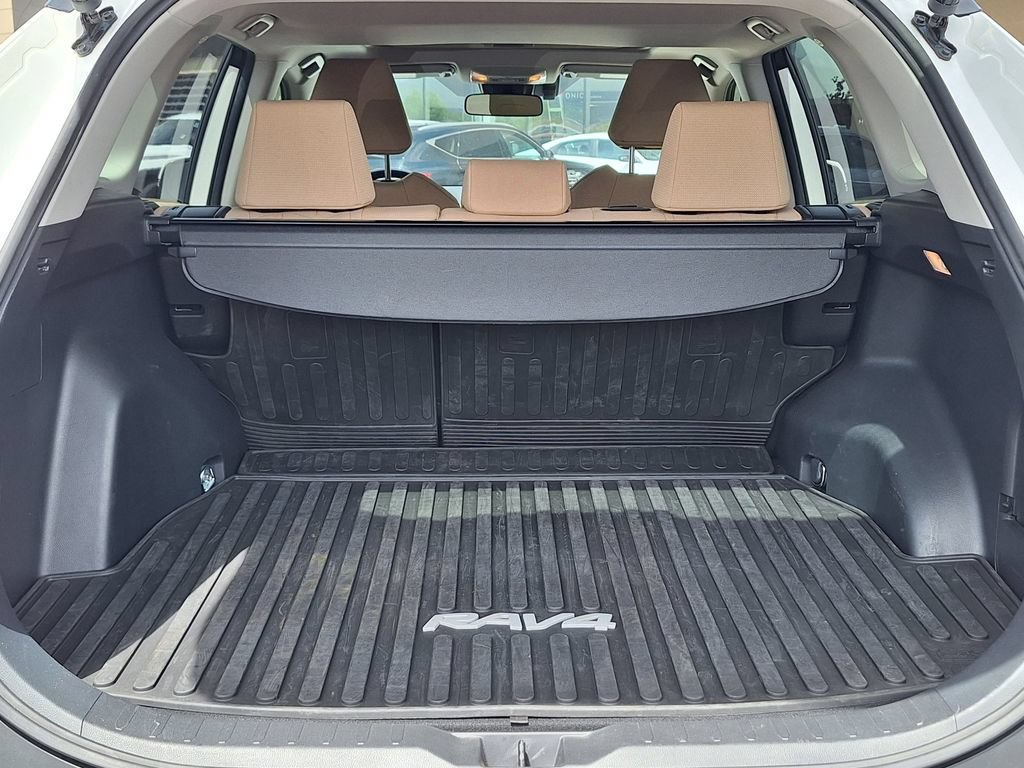 Used 2019 Toyota RAV4 XLE w/ Convenience Package AWD/4WD image 28