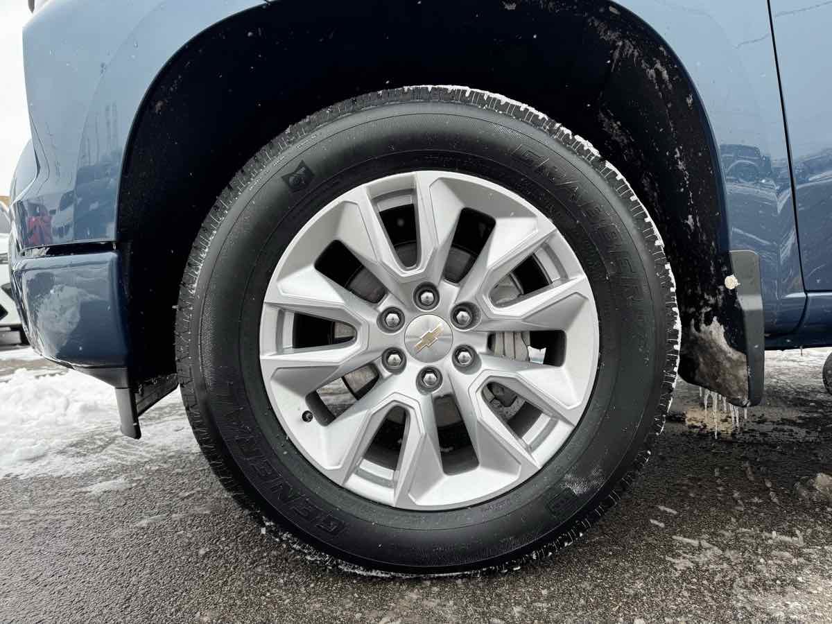 Used 2024 Chevrolet Silverado 1500 Custom image 9