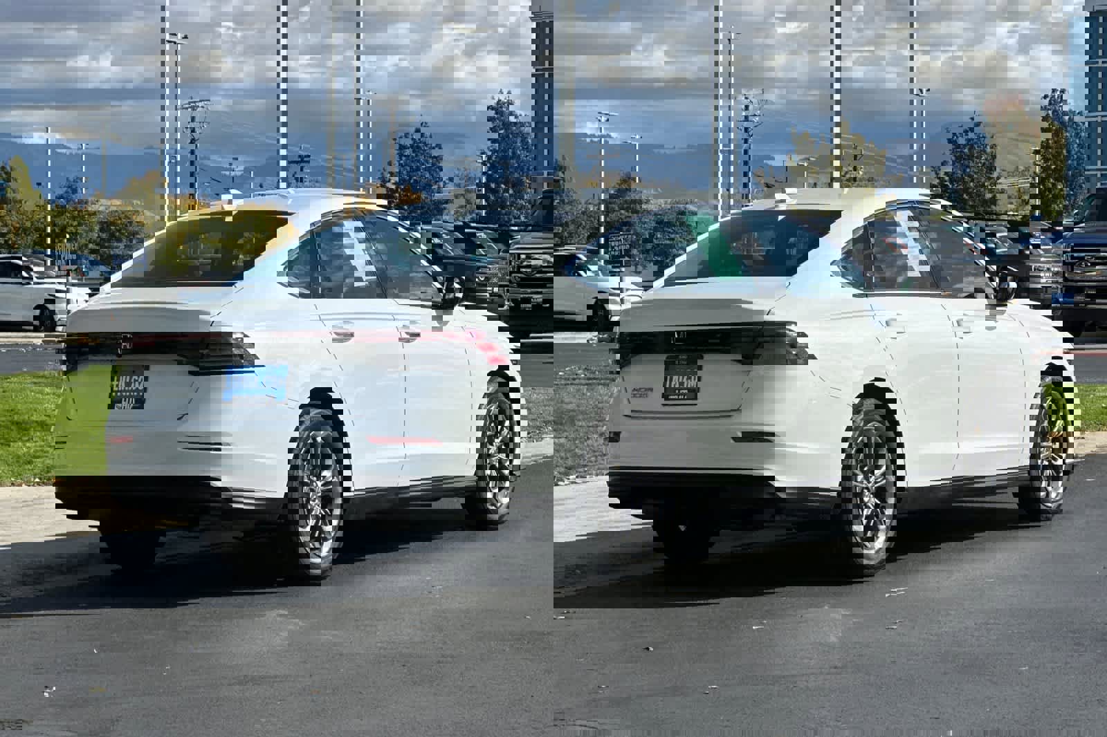 Used 2023 Honda Accord EX image 2