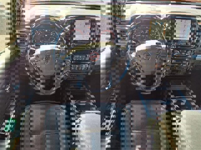 Used 2023 Nissan Titan PRO-4X w/ Pro-4x Convenience Package image 12