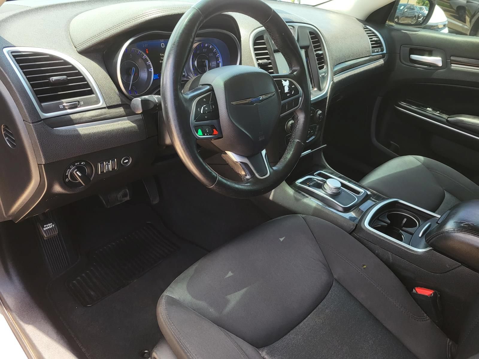 Used 2019 Chrysler 300 Touring w/ Sport Appearance Package RWD image 17