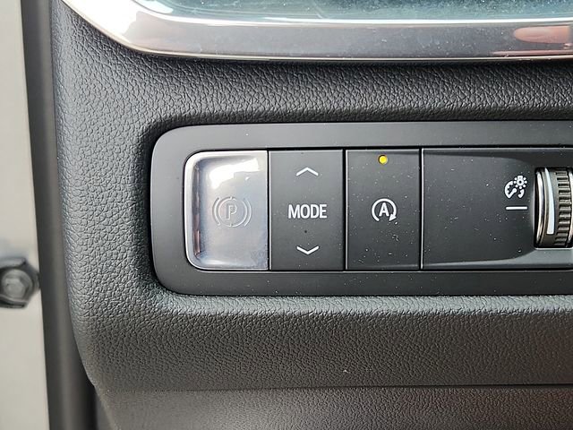 New 2026 GMC Acadia Elevation w/ Black Edition FWD image 17