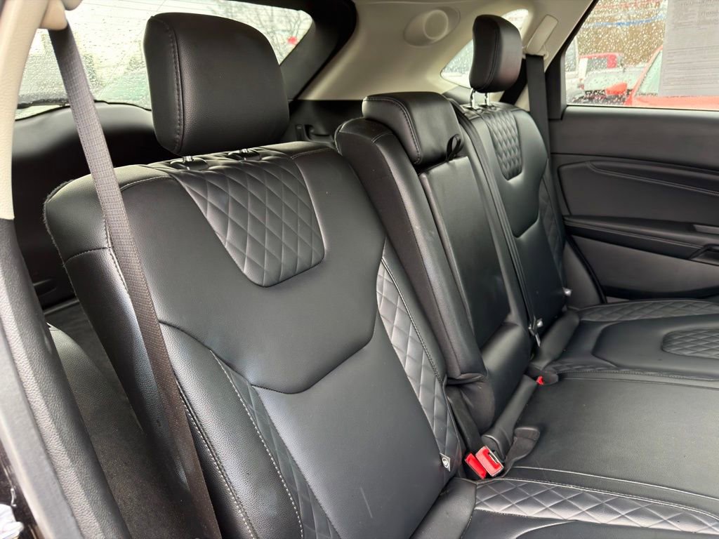 Used 2024 Ford Edge Titanium image 33