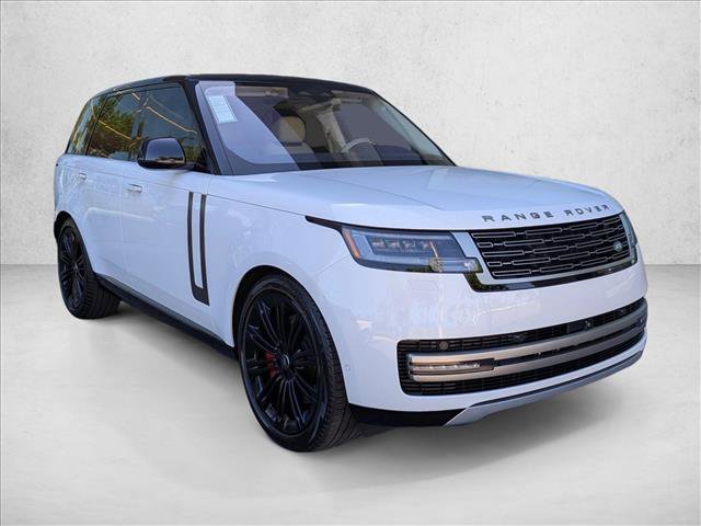Used 2023 Land Rover Range Rover SE image 3