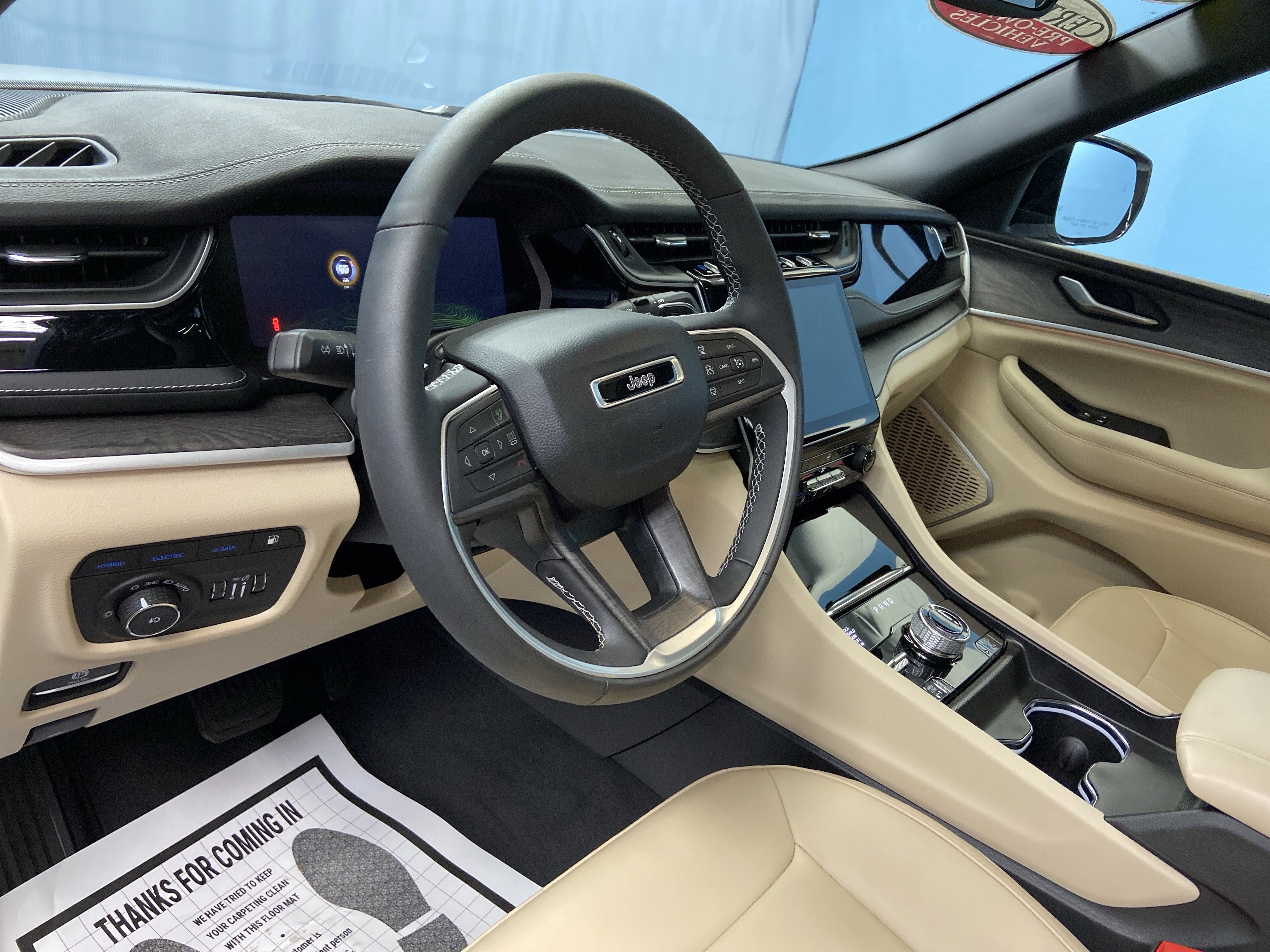 Used 2023 Jeep Grand Cherokee 4WD 4xe image 10