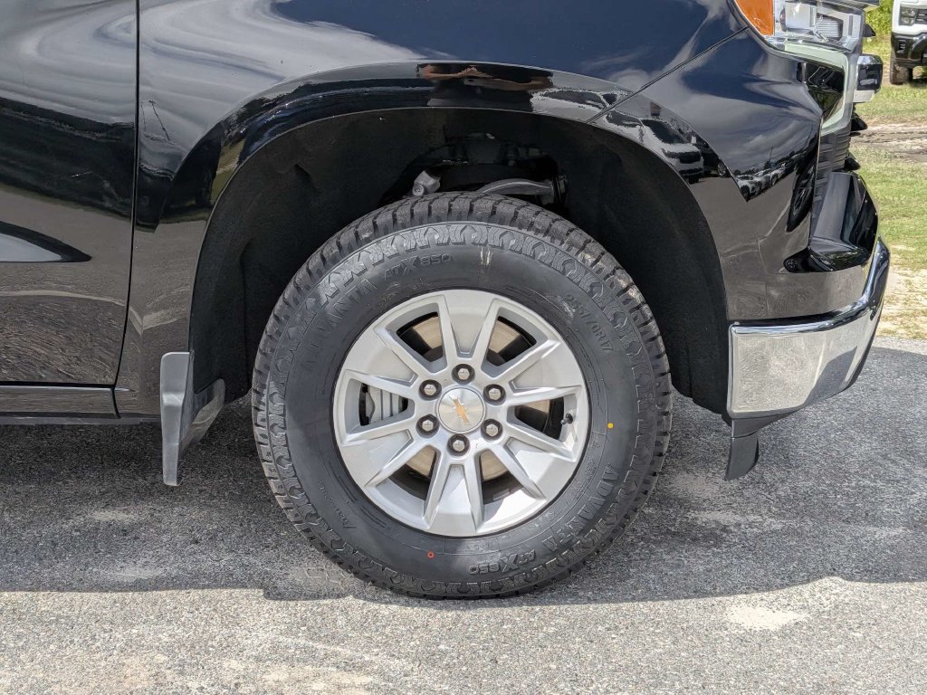 Used 2025 Chevrolet Silverado 1500 LT RWD image 11