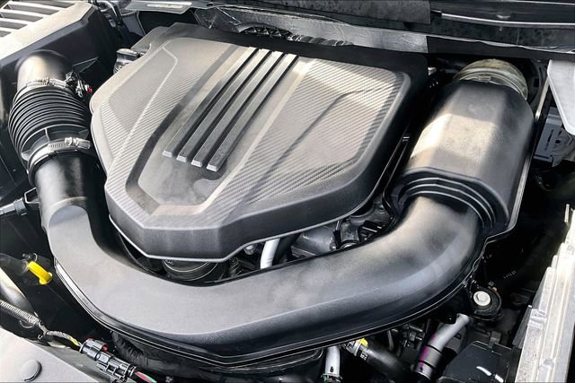 Used 2025 Chevrolet Traverse LT image 32