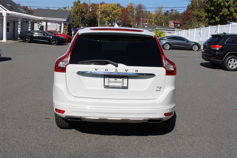 Used 2015 Volvo XC60 T6 w/ Proximity Package AWD/4WD image 6