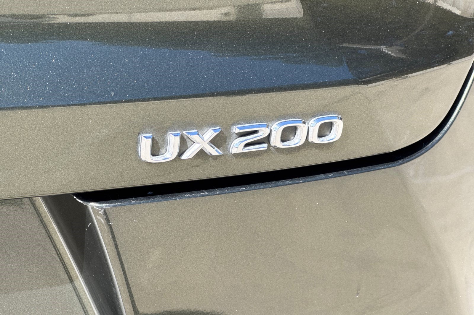 Used 2019 Lexus UX 200 w/ Accessory Package FWD image 30