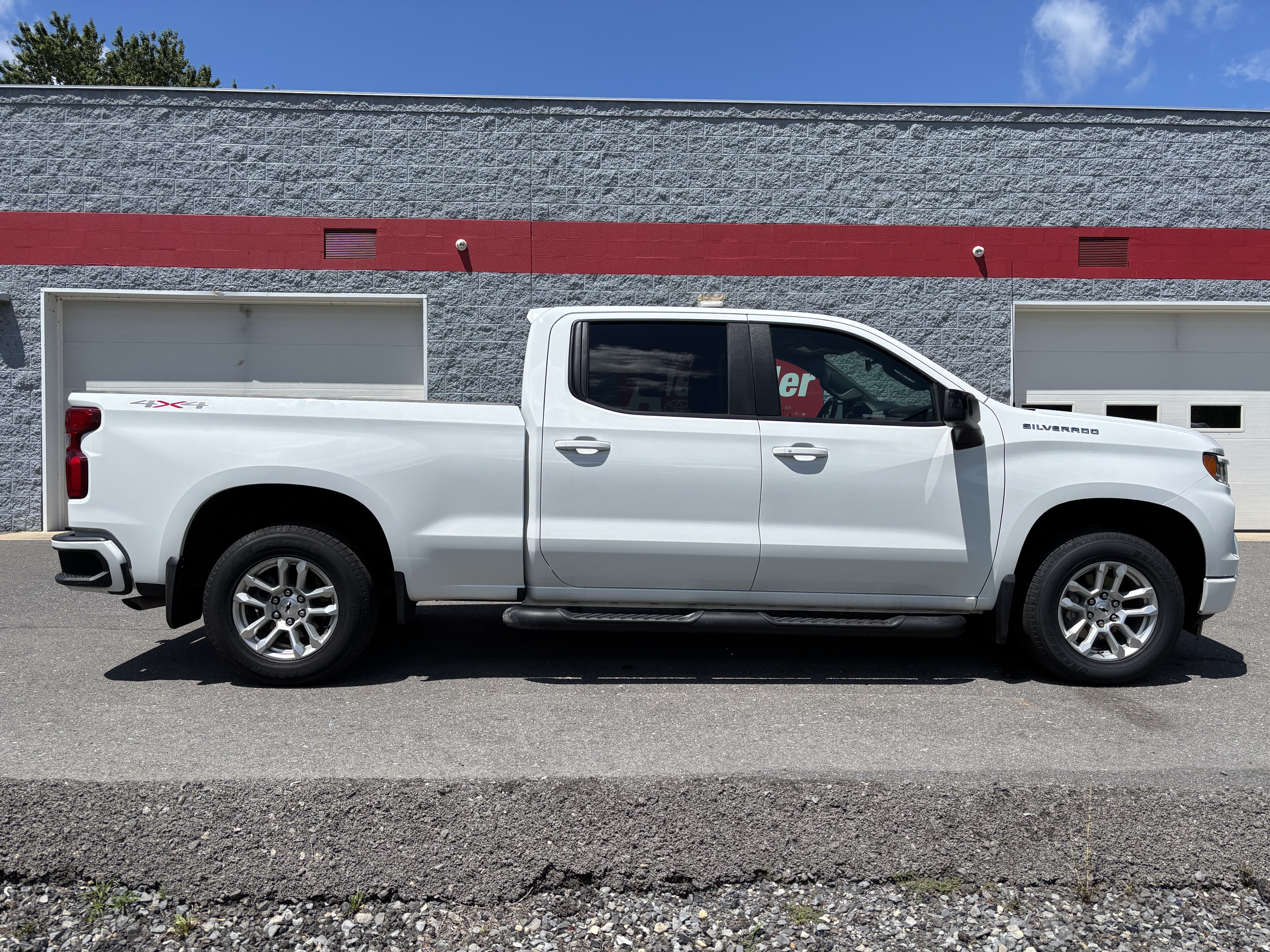 Used 2024 Chevrolet Silverado 1500 RST w/ Protection Package AWD/4WD image 2