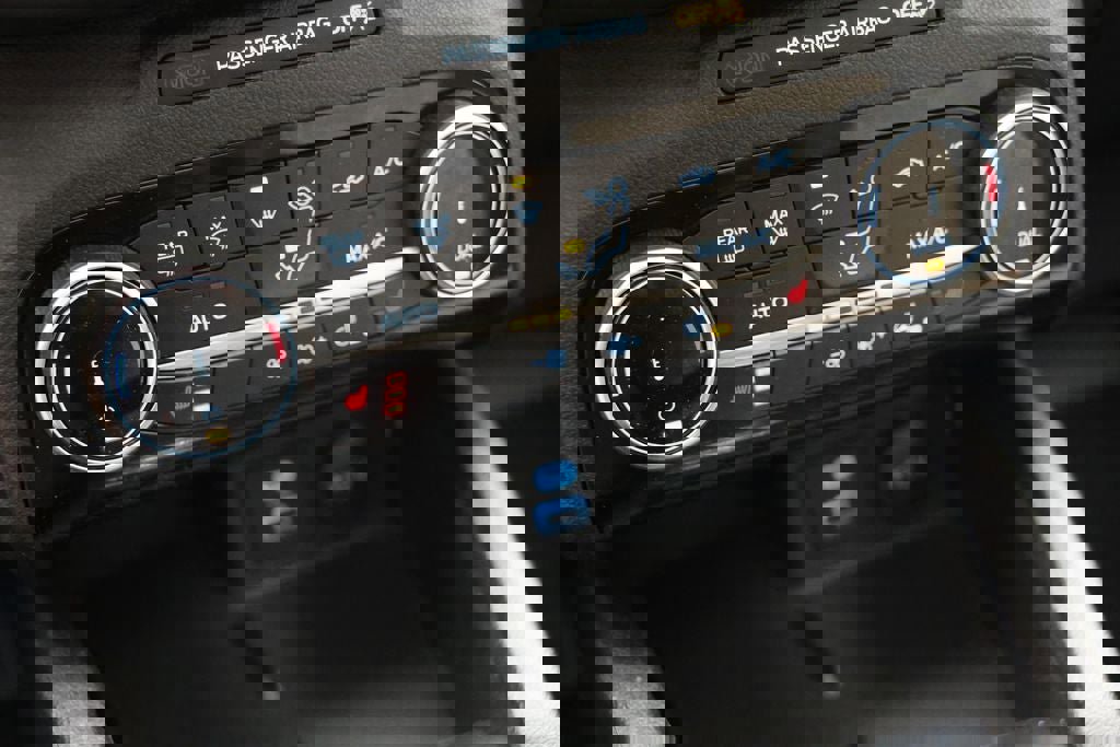 Used 2022 Ford Escape Titanium w/ Titanium Elite Package image 24