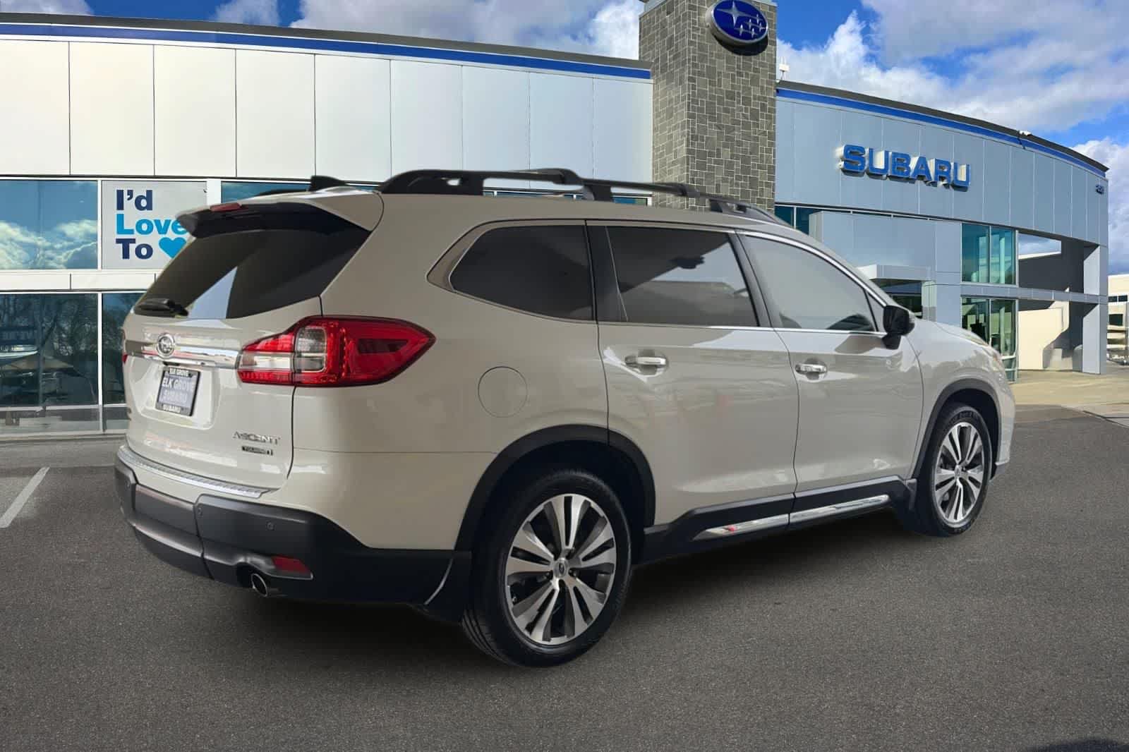 Used 2019 Subaru Ascent Touring w/ Popular Package #3 AWD/4WD image 2