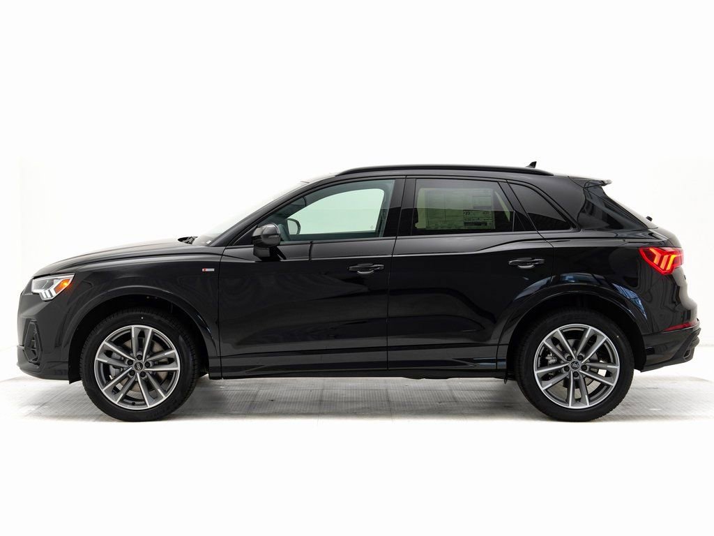 Used 2025 Audi Q3 2.0T Premium w/ Black Optic Sport Package AWD/4WD image 28
