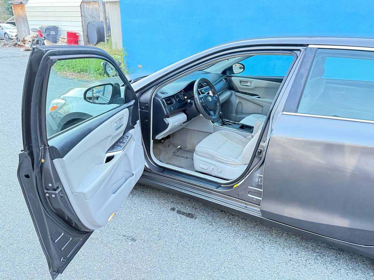 Used 2015 Toyota Camry LE FWD image 9